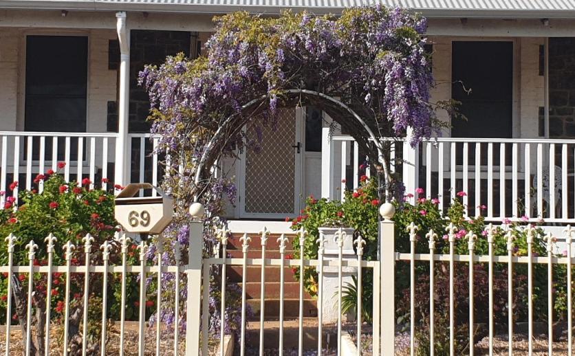 Roseneath Cottage Northam Exterior photo